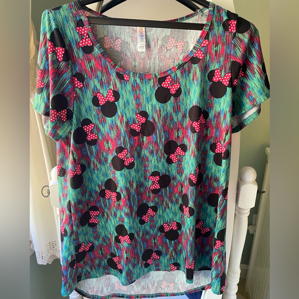 LulaRoe Minnie Mouse Classic T New with tags. Size M